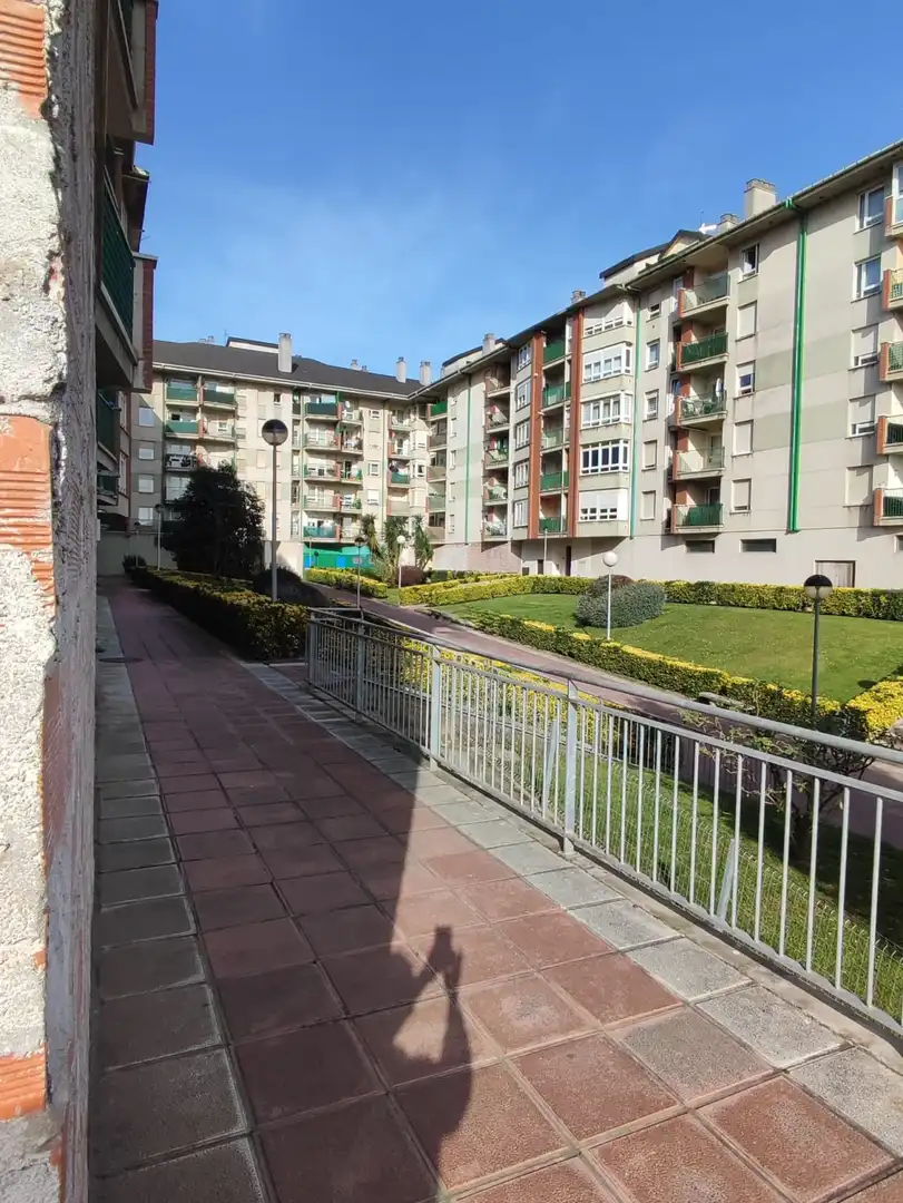 Vista exterior de Local en venda en Santander