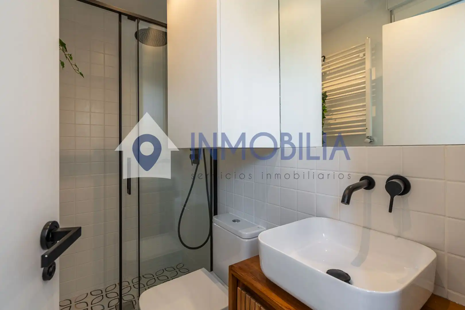Bathroom of Flat for sale in Madrid  with Air Conditioner and Heating