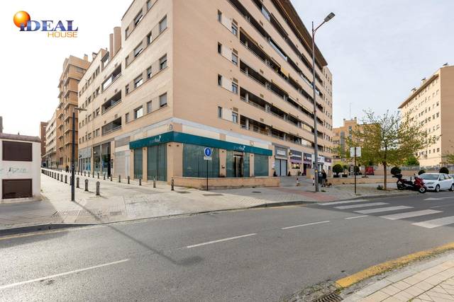 Local comercial en Venta en  DE LA ILUSTRACION en Campus de la Salud