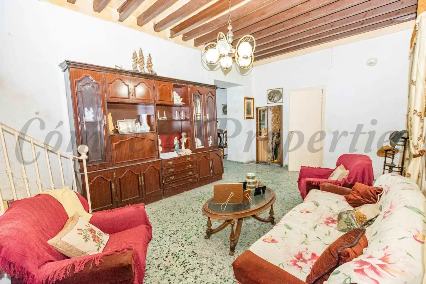 Sala d'estar de Casa o xalet en venda en Nerja amb Jardí privat, Terrassa i Balcó