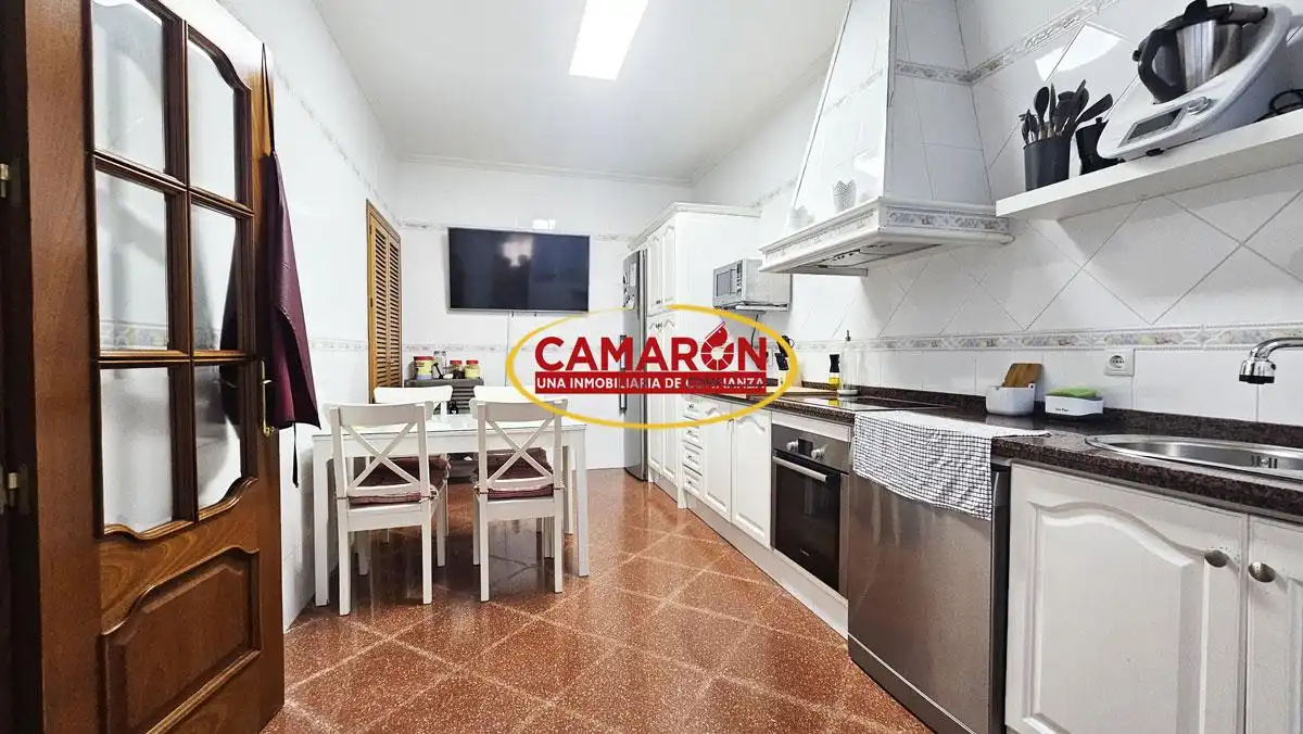 Cocina de Casa adosada en venta en La Puebla del Río