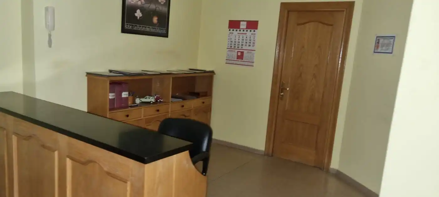 Oficina en venda en Bembibre amb Terrassa i Moblat