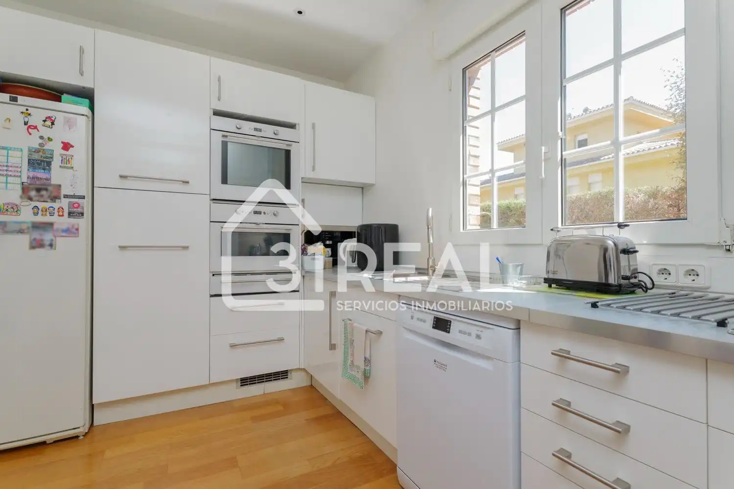 Cocina de Casa o chalet en venta en Madrid con Aire acondicionado, Calefacción y Jardín privado