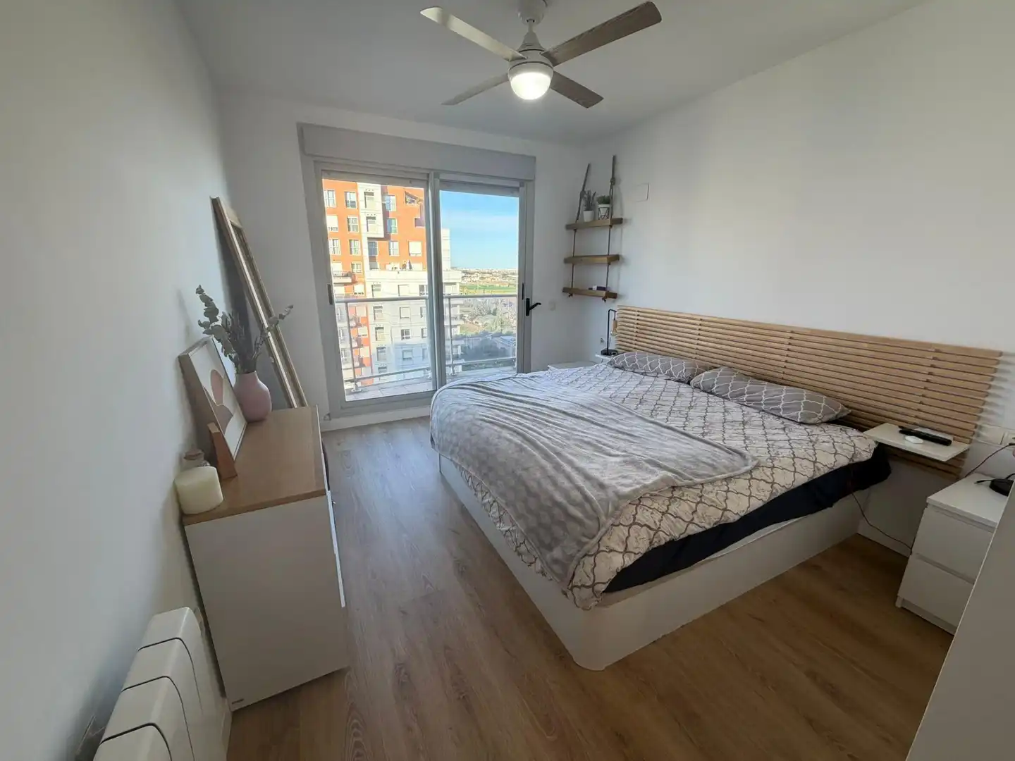 Bedroom of Attic for sale in Burjassot  with Air Conditioner, Heating and Terrace