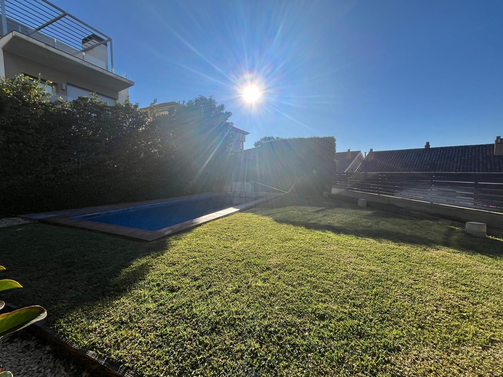Piscina de Casa o xalet en venda en Alella amb Aire condicionat, Calefacció i Jardí privat