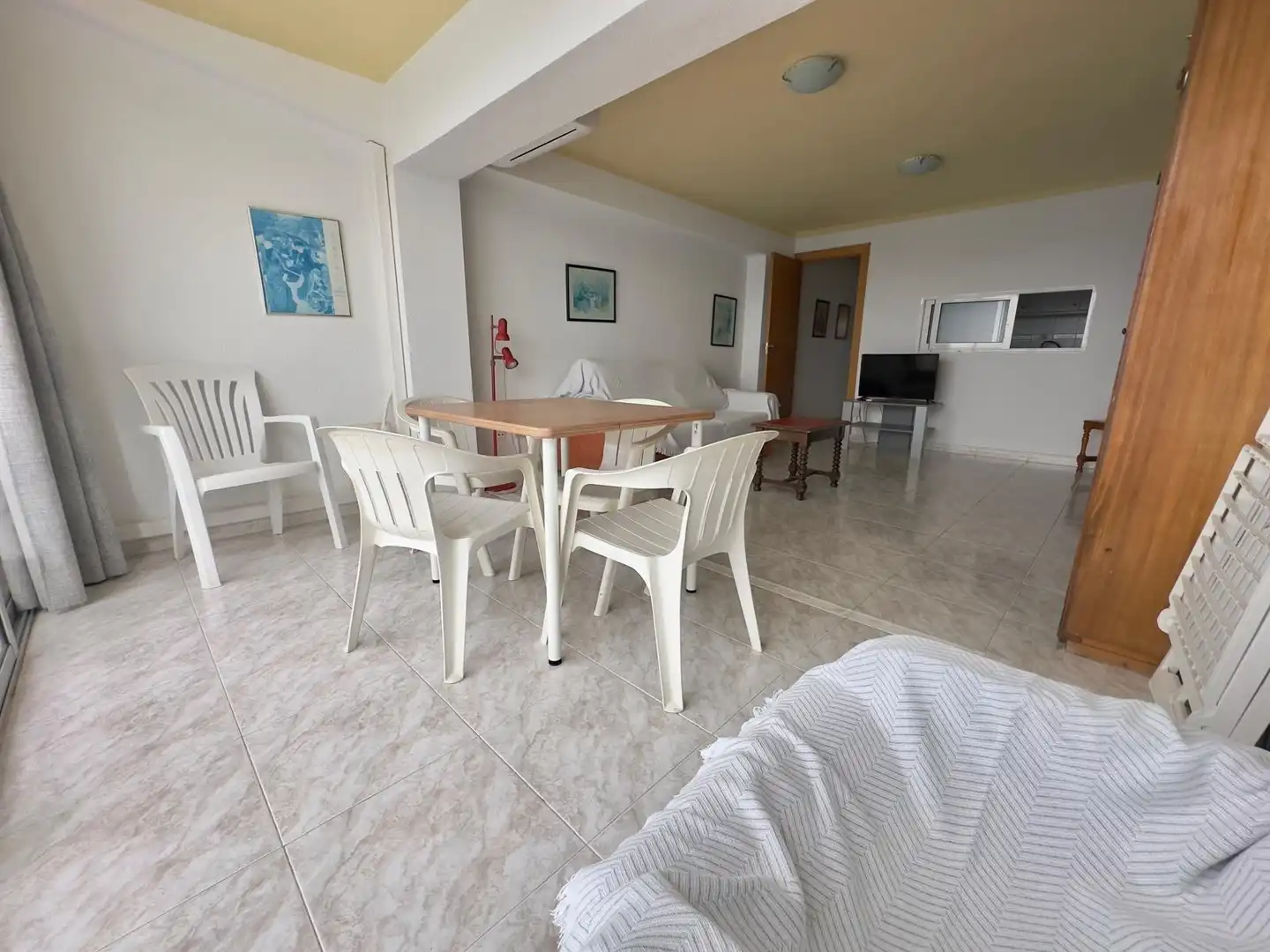 Menjador de Apartament en venda en Benidorm amb Aire condicionat, Terrassa i Moblat
