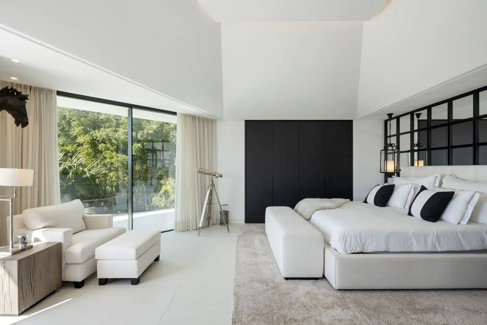 Chalet con piscina en venta en Calle Halcon Peregrino 18, imagen 4