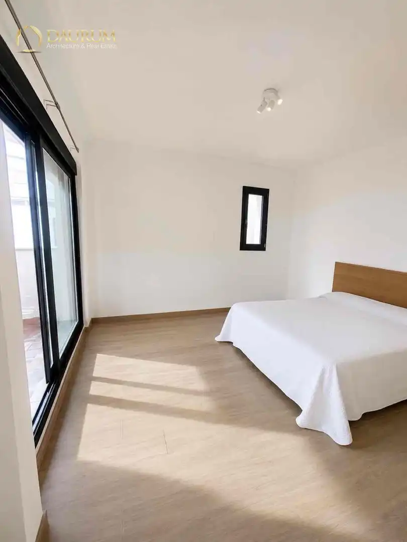 Schlafzimmer von Dachboden zum Verkauf in Sevilla mit Klimaanlage und Terrasse