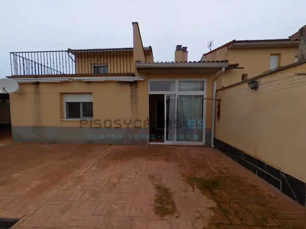 Exterior view of Houses for sale in San Mateo de Gállego  with Air Conditioner, Private garden and Terrace