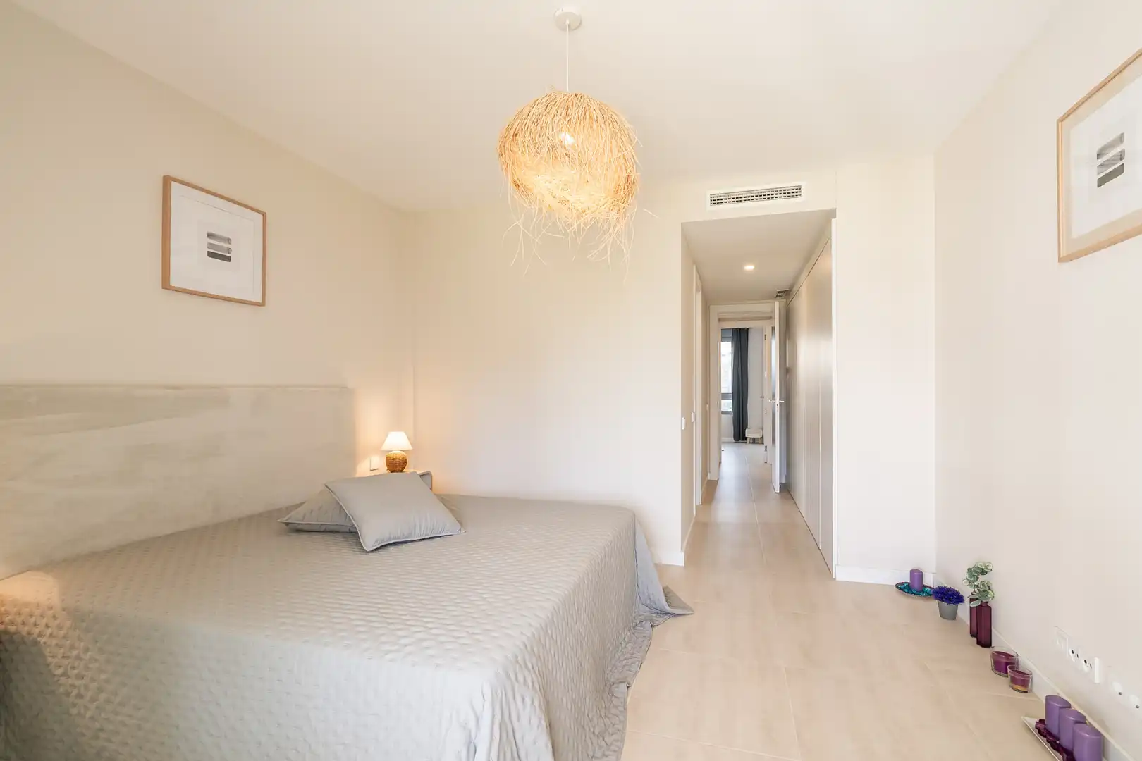 Schlafzimmer von Erdgeschoss zum Verkauf in Estepona mit Klimaanlage, Terrasse und Schwimmbad