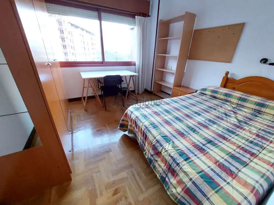 Bedroom of Flat for rent in Oviedo   with Heating