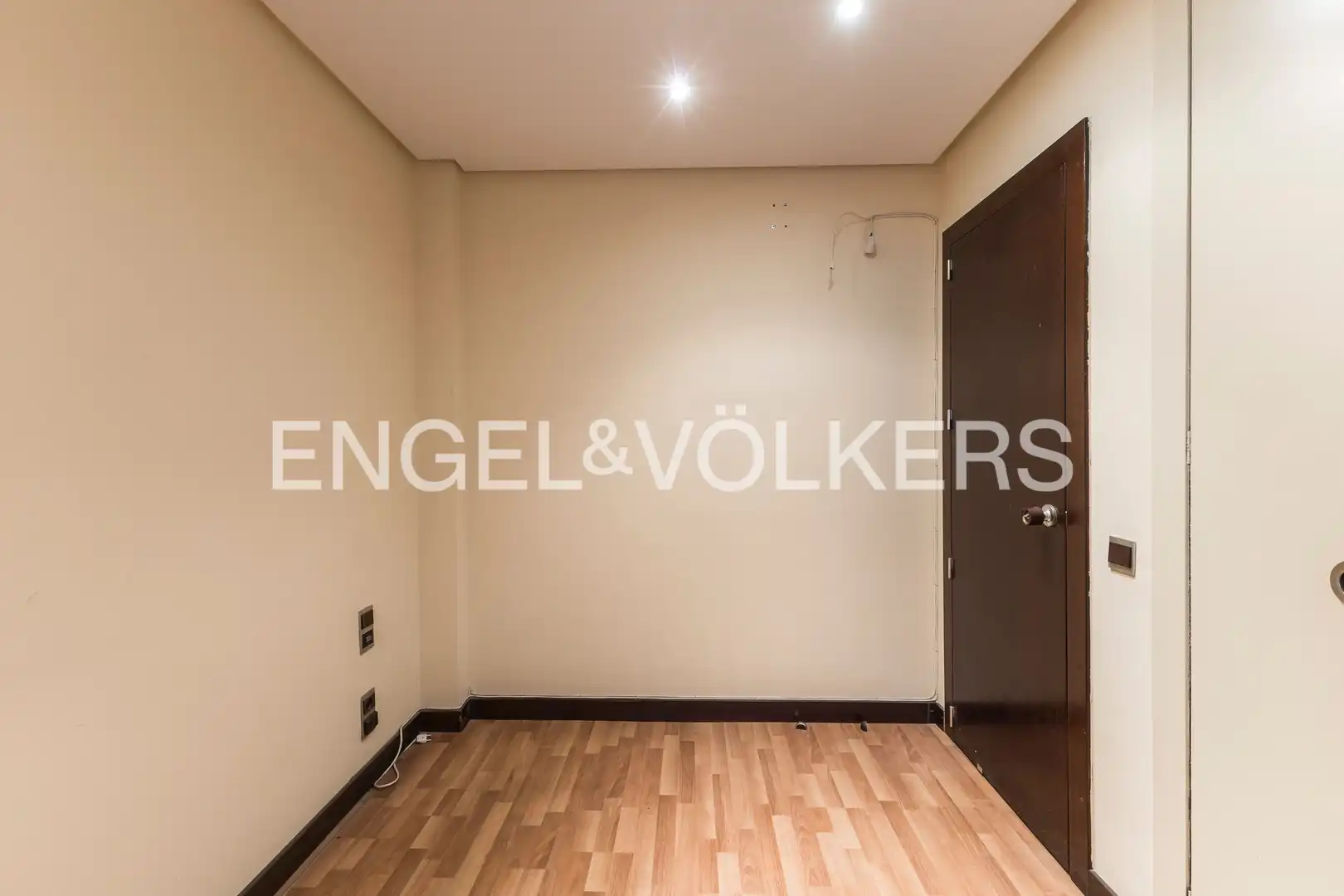 Flat for sale in Madrid  with Heating, Private garden and Terrace
