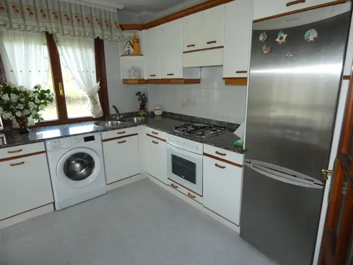 Küche von Haus oder Chalet zum Verkauf in Bárcena de Cicero mit Heizung, Privatgarten und Möbliert
