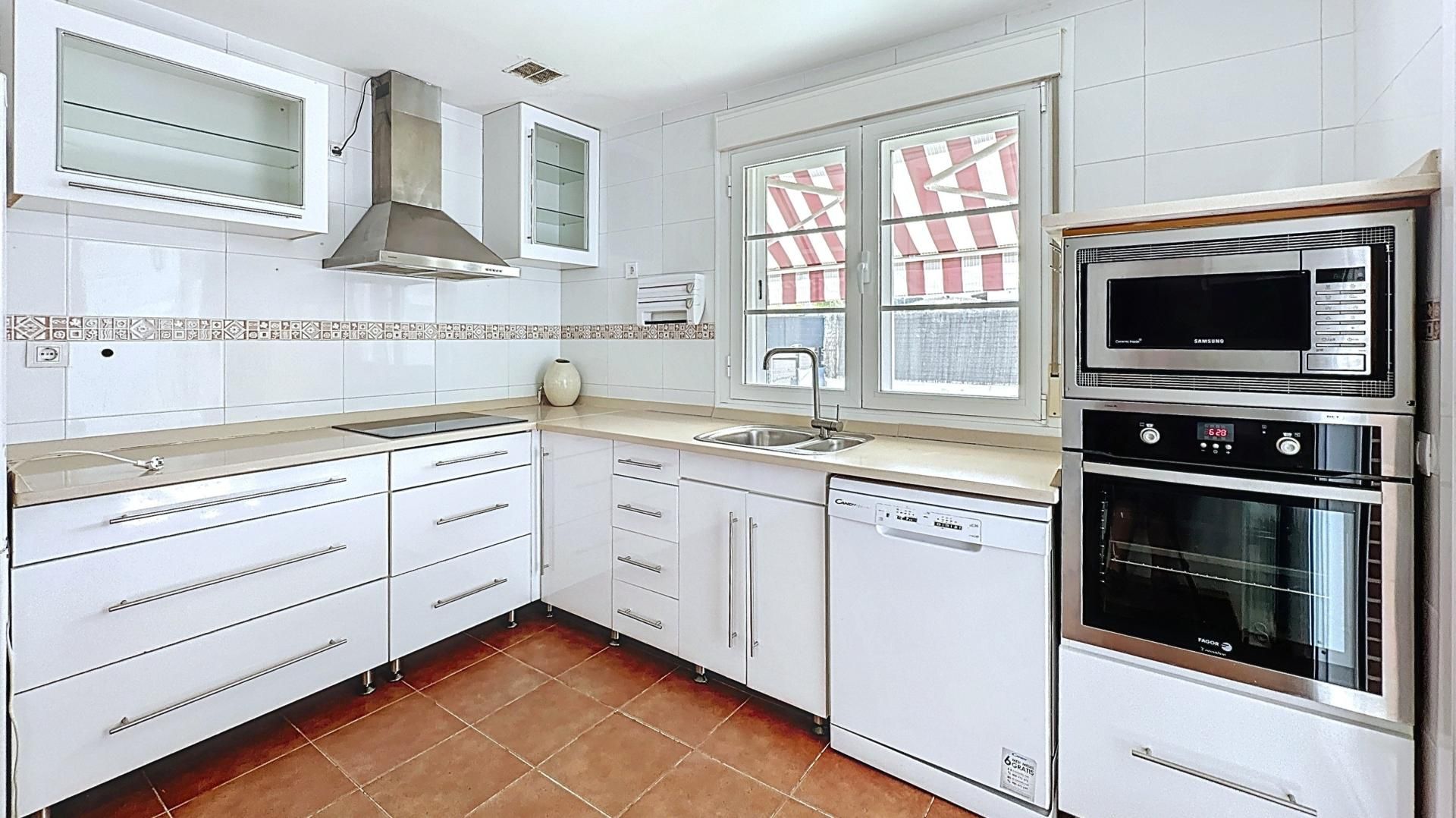 Kitchen of Single-family semi-detached for sale in Cobeña  with Air Conditioner, Heating and Terrace