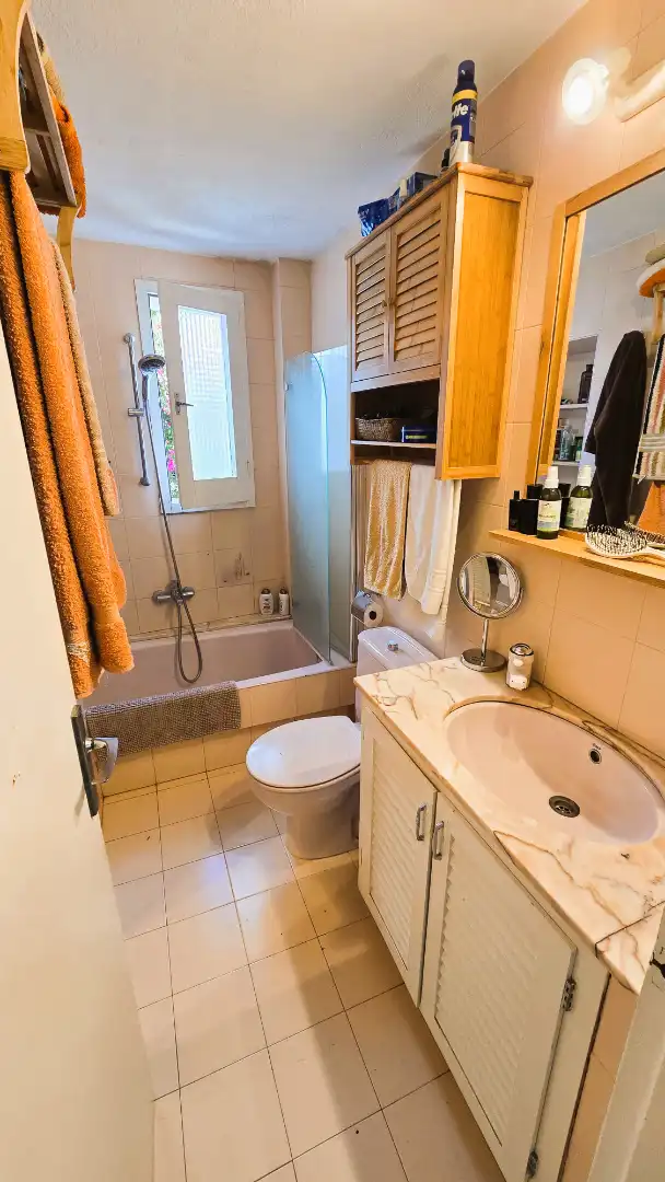 Badezimmer von Wohnungen zum Verkauf in Cadaqués mit Balkon