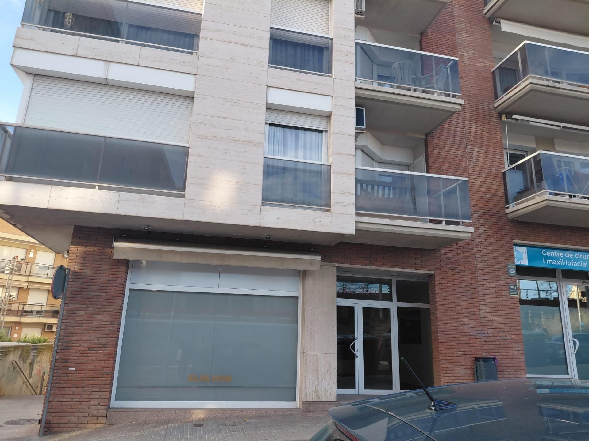 Vista exterior de Oficina en venda en Manresa