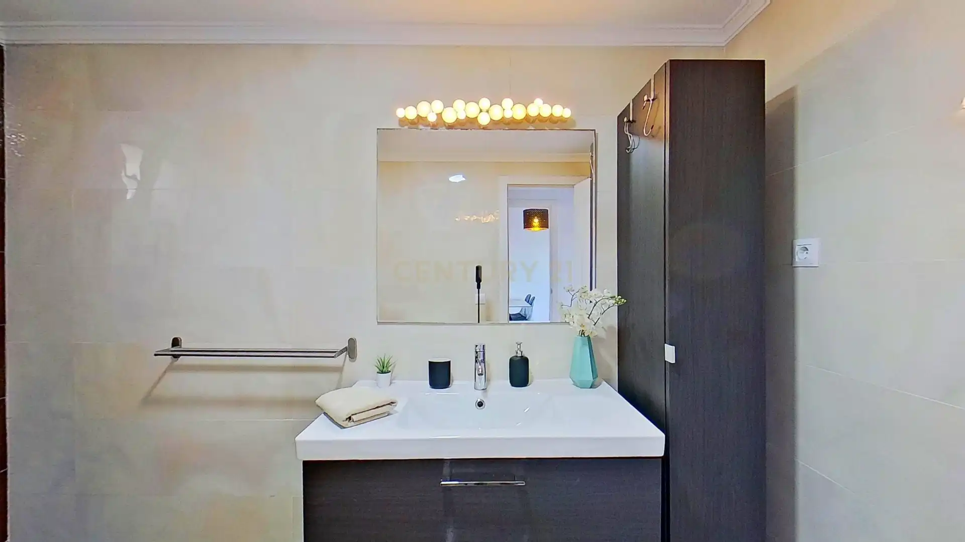 Baño de Piso en venta en Benalmádena con Aire acondicionado, Trastero y Horno