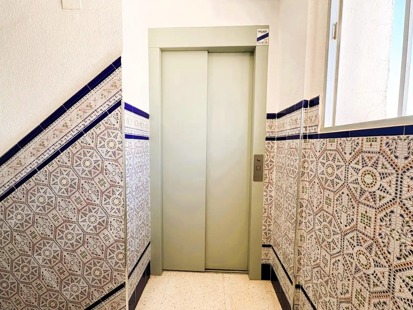 Flat for sale in Sevilla  with Air Conditioner, Terrace and Storage room