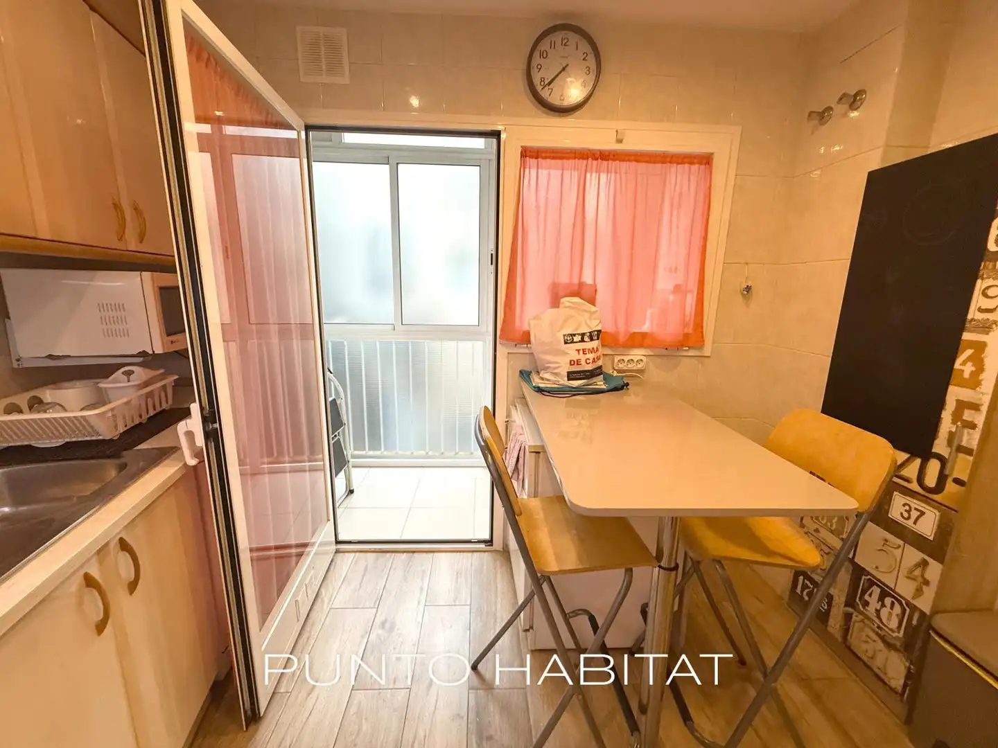 Kitchen of Flat for rent in Barcelona  with Air Conditioner, Heating and Parquet flooring