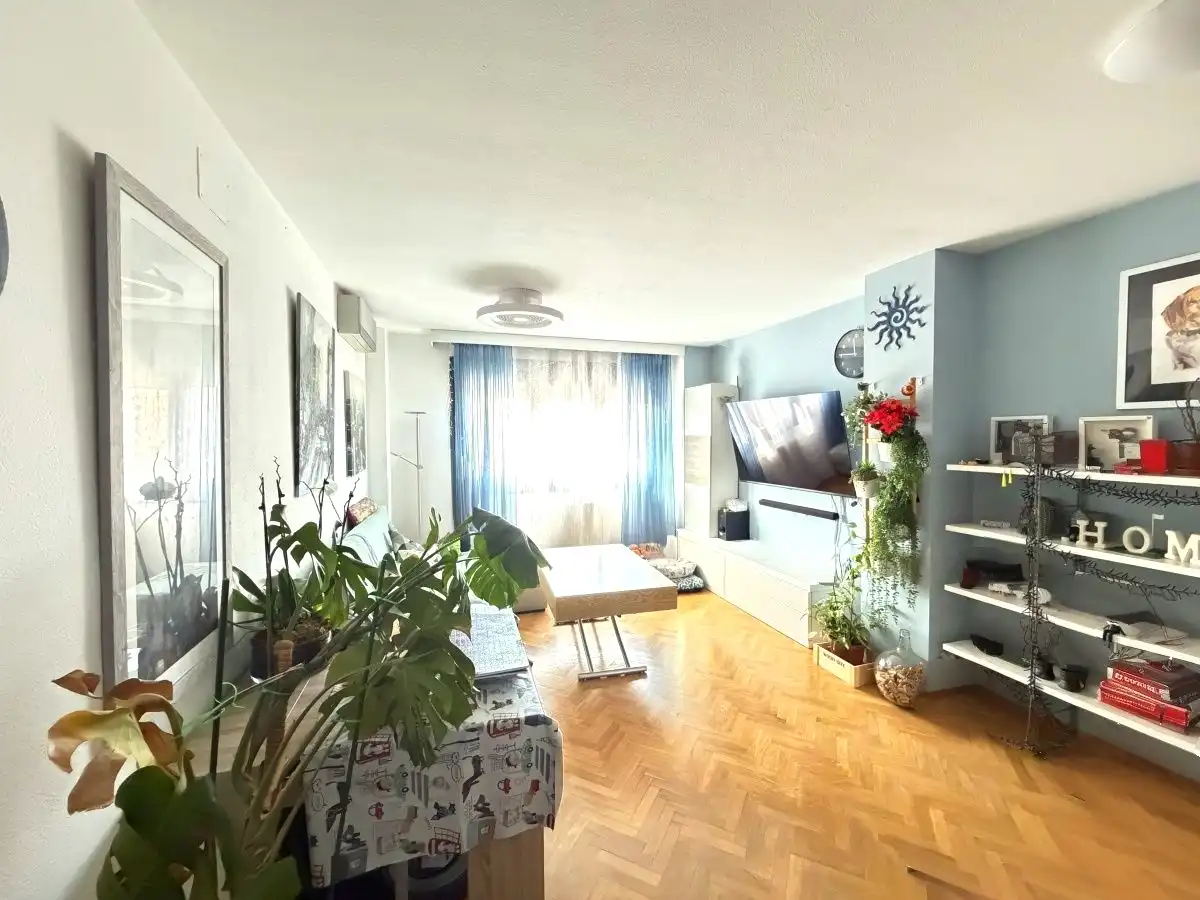 Living room of Flat for sale in Madrid  with Heating, Storage room and Community pool