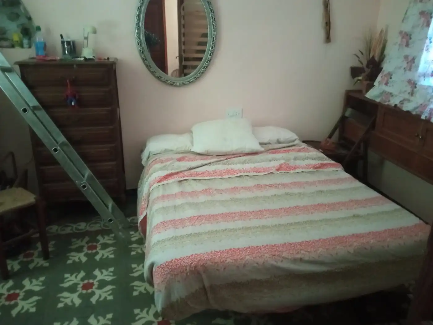 Schlafzimmer von Country house zum Verkauf in Quatretondeta mit Abstellraum und Balkon