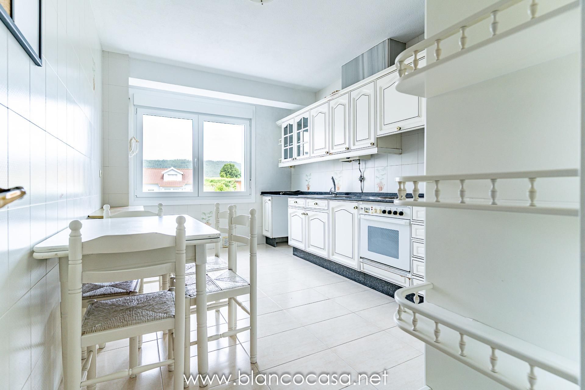 Kitchen of Flat for sale in Ponteceso  with Storage room