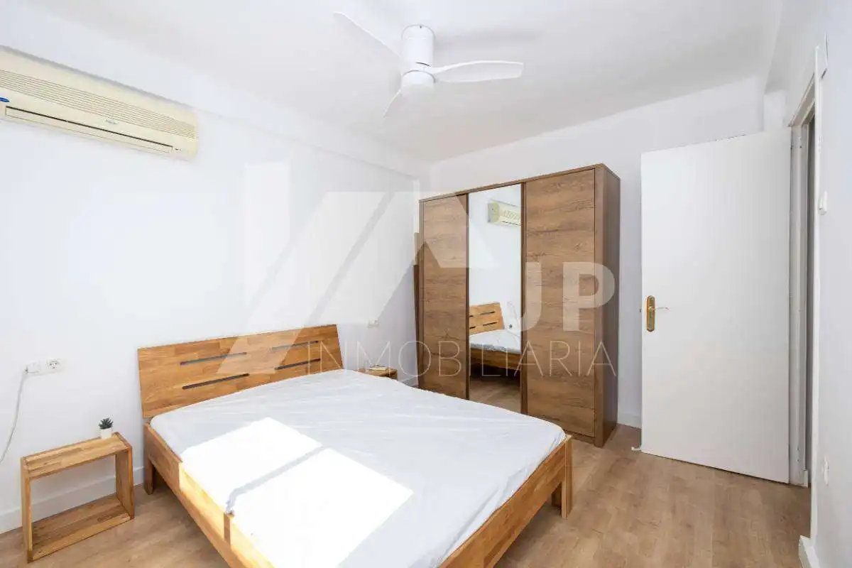Habitación de Piso de alquiler en Granada con Aire acondicionado, Amueblado y Lavadora