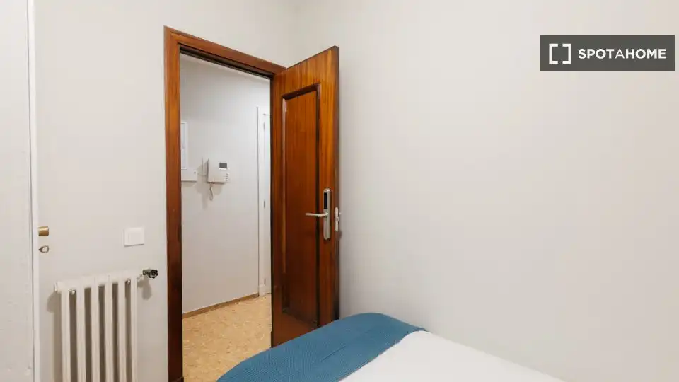 Habitación de Piso de alquiler en Valencia con Aire acondicionado, Calefacción y Amueblado