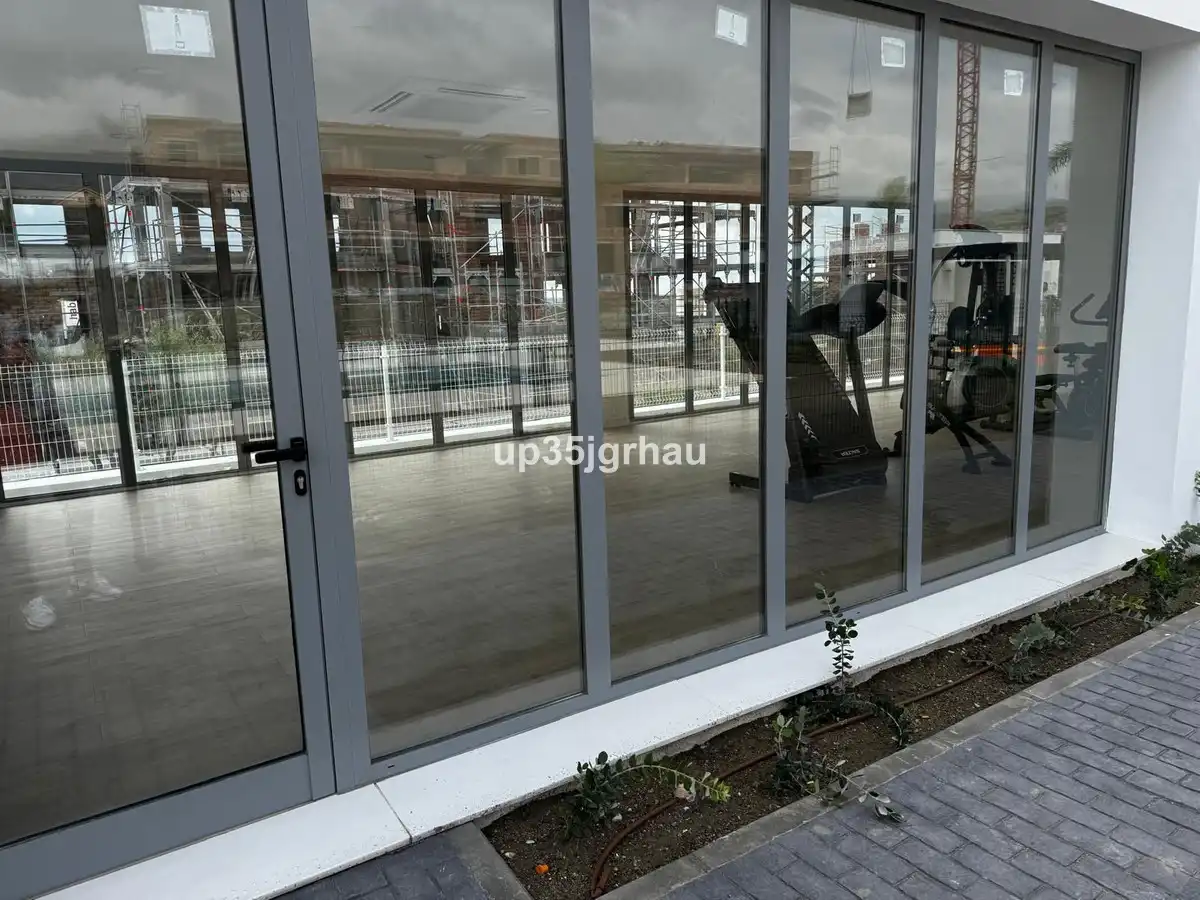 Vista exterior de Pis en venda en Estepona amb Terrassa, Traster i Piscina