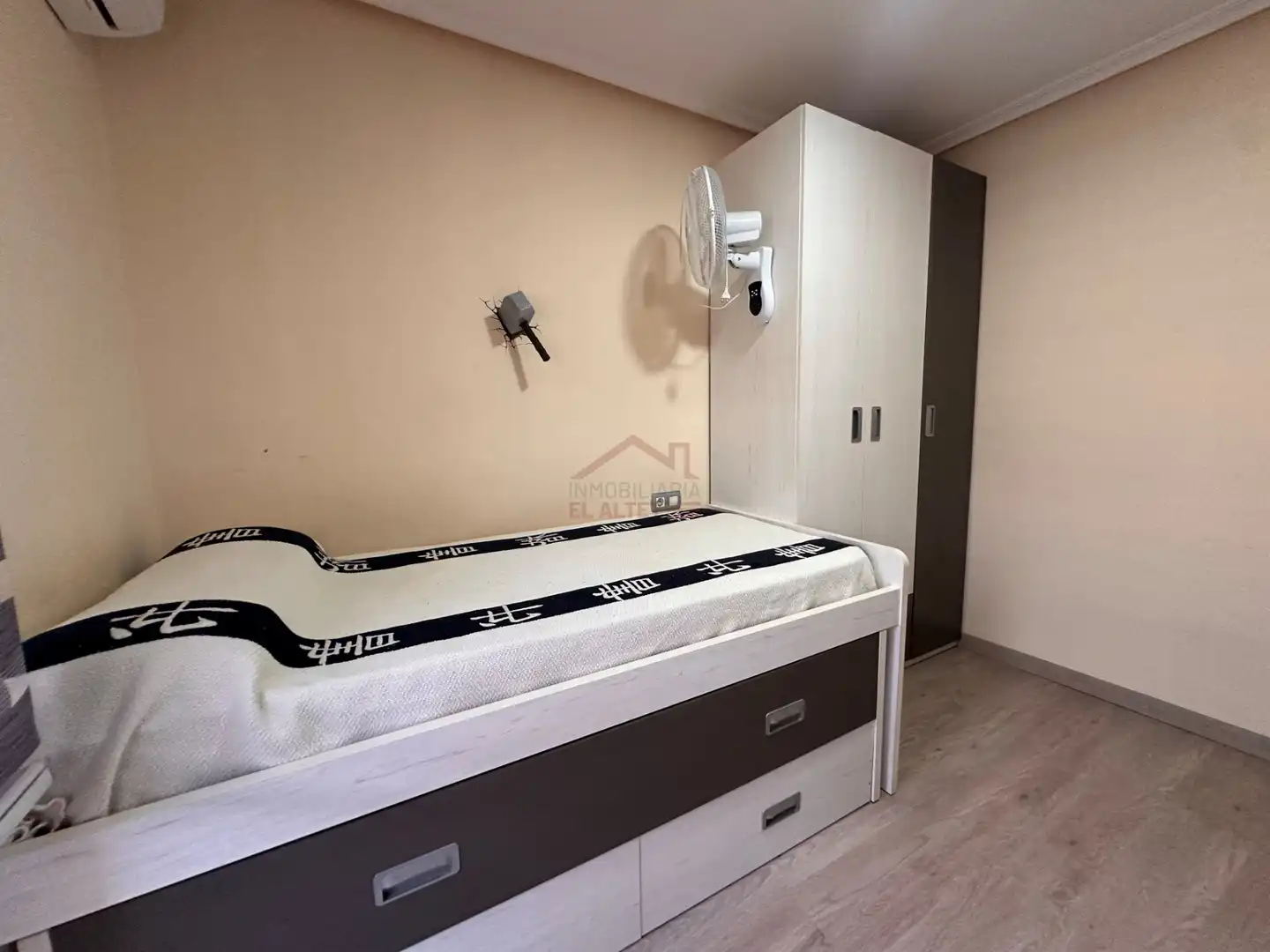 Schlafzimmer von Maisonette zum Verkauf in Elche / Elx mit Klimaanlage, Terrasse und Abstellraum