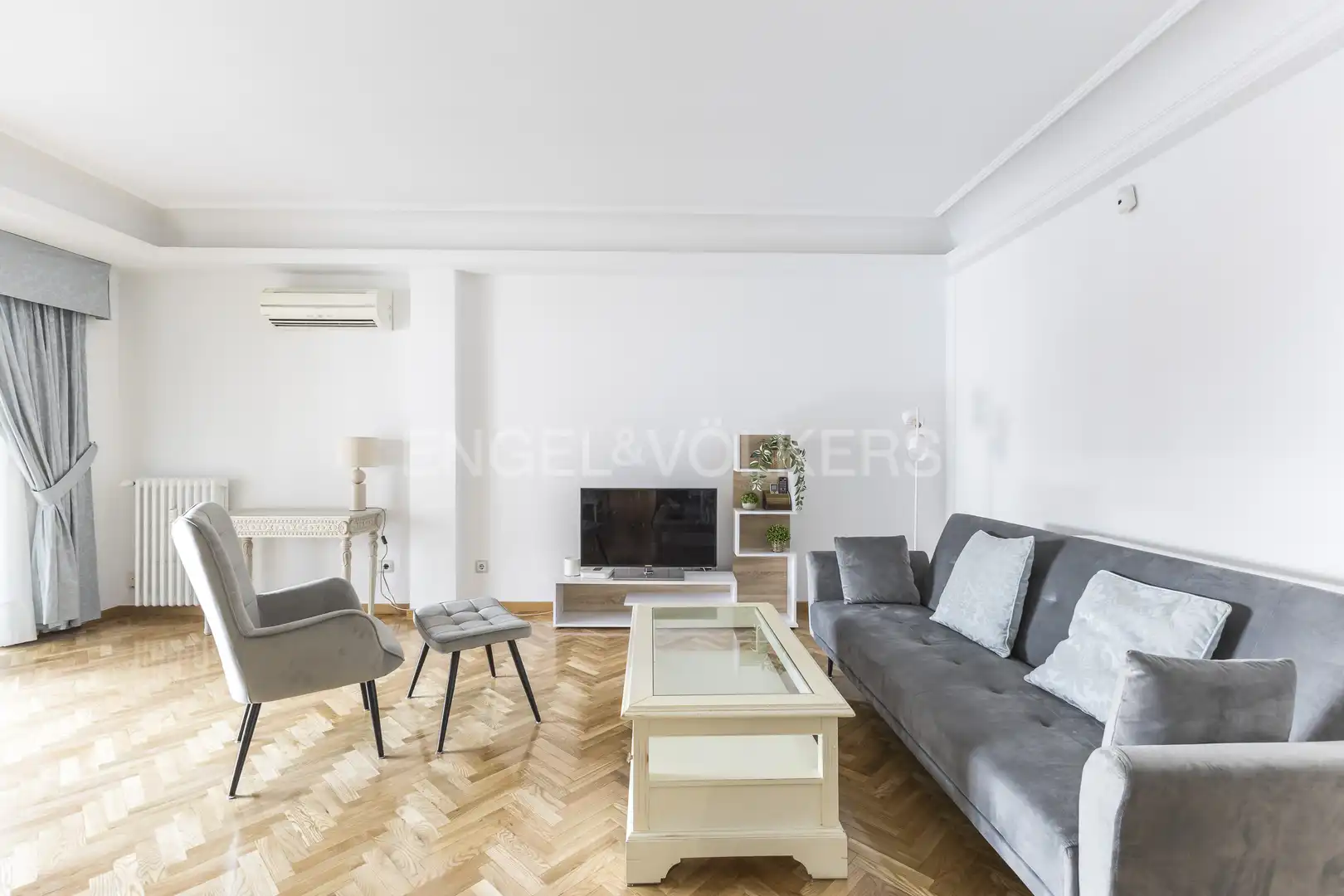 Sala d'estar de Pis de lloguer en Madrid amb Calefacció, Parquet i Terrassa