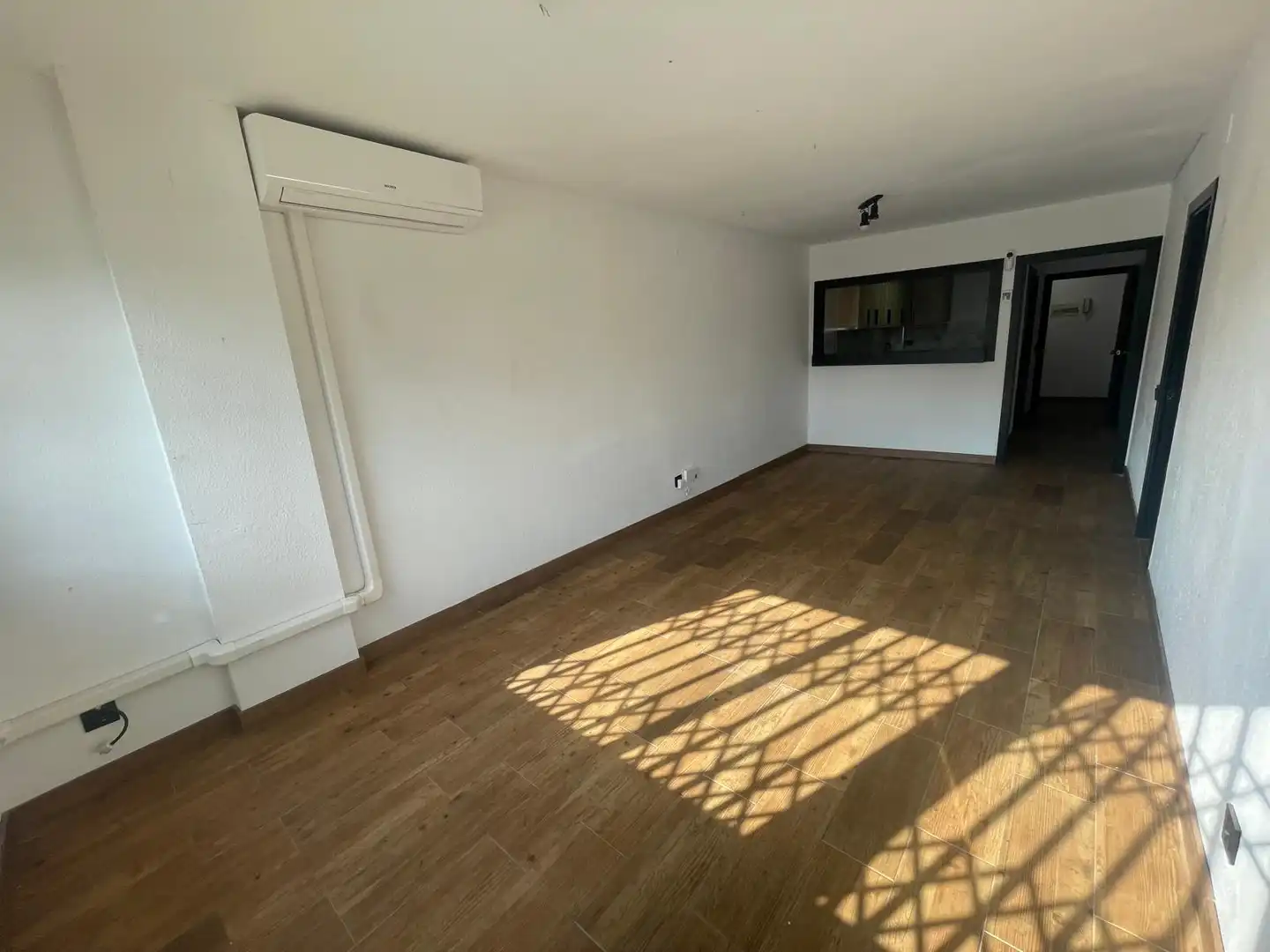 Erdgeschoss zum Verkauf in Cunit mit Klimaanlage, Privatgarten und Terrasse