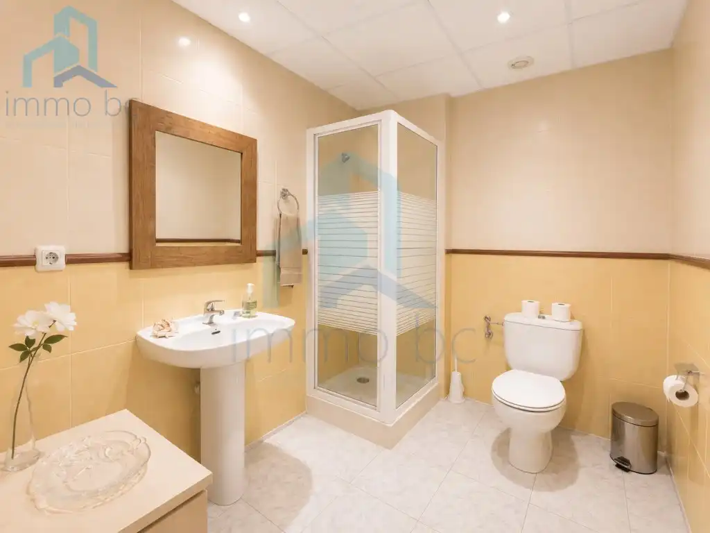 Business premises for sale in Calle Vint-I-Tres Bx, imagen 8