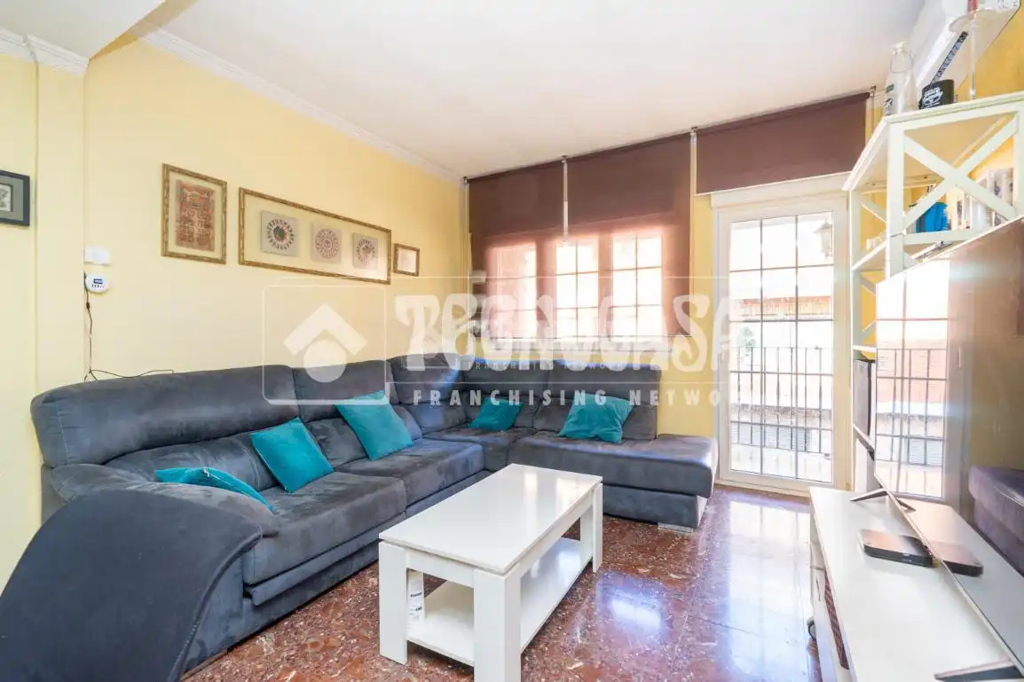 Vista exterior de Casa adosada en venta en Colmenar Viejo con Calefacción, Terraza y Balcón