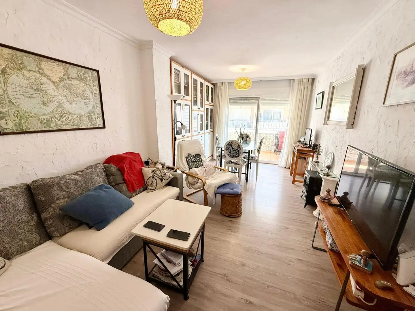 Living room of Flat for sale in Roquetas de Mar  with Air Conditioner, Terrace and Furnished