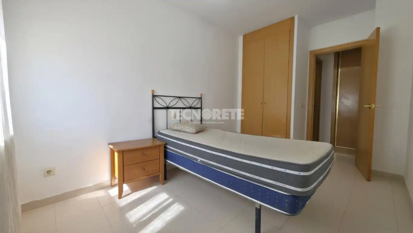 Habitación de Piso en venta en Guadalajara con Calefacción y Jardín privado