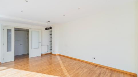 Foto 4 de Piso en venta en Calle Castillo de Candanchu, Las Tablas, Madrid
