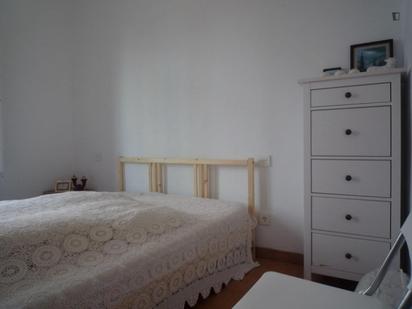 Dormitori de Apartament de lloguer en  Barcelona Capital amb Moblat, Forn i Rentadora