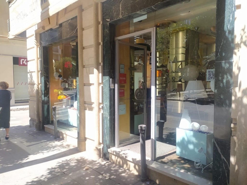 Local en venta en  Granada Capital