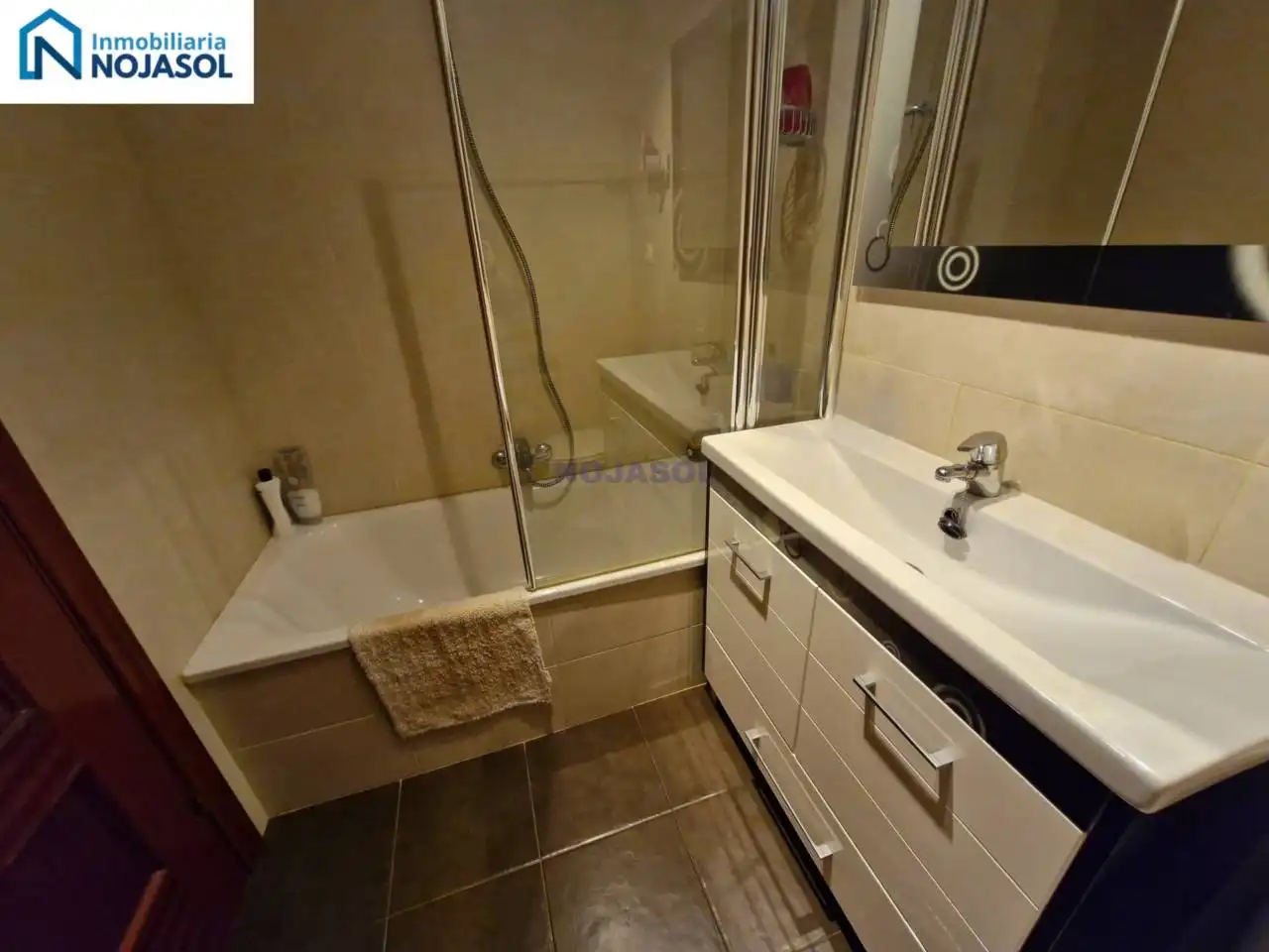 Baño de Apartamento en venta en Meruelo con Calefacción, Amueblado y Balcón