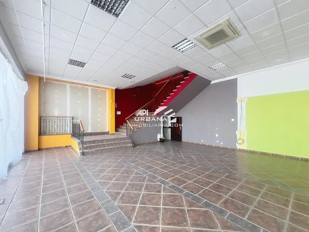 Fabrikhallen zur Miete in Lucena