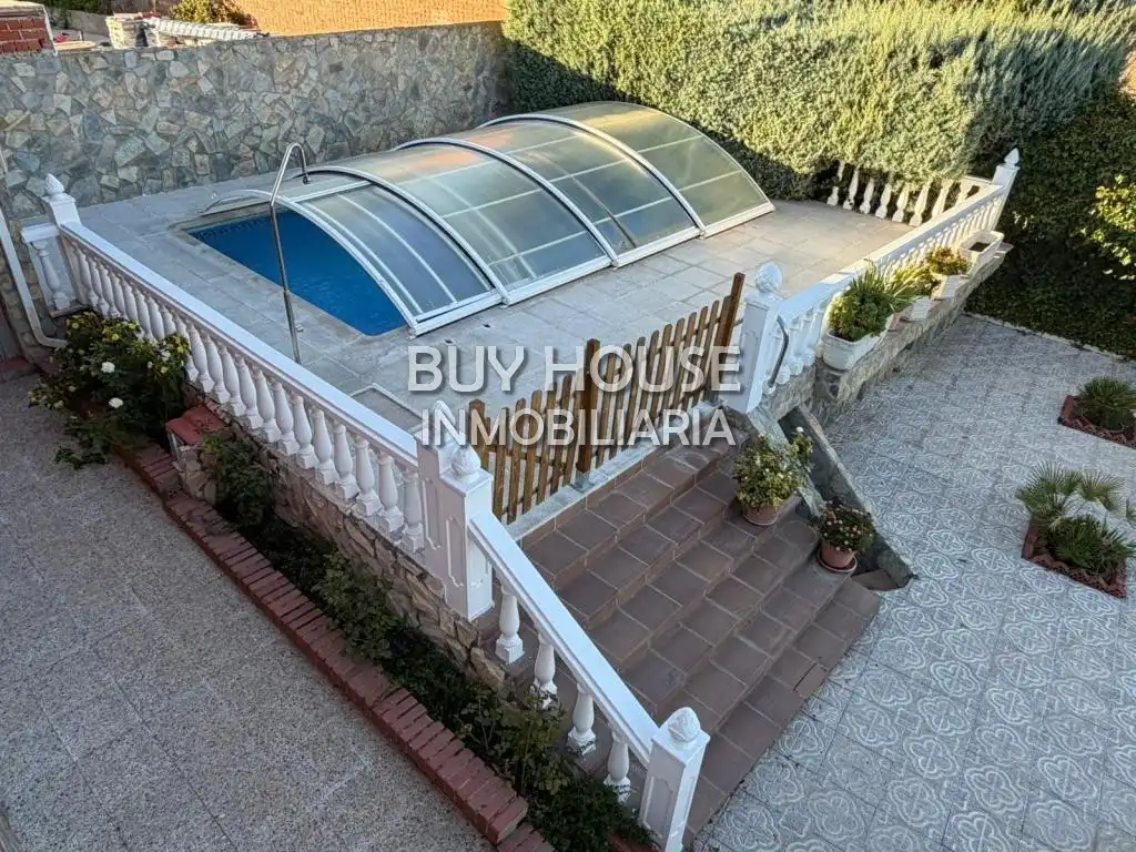Villa zum Verkauf in El Viso de San Juan
