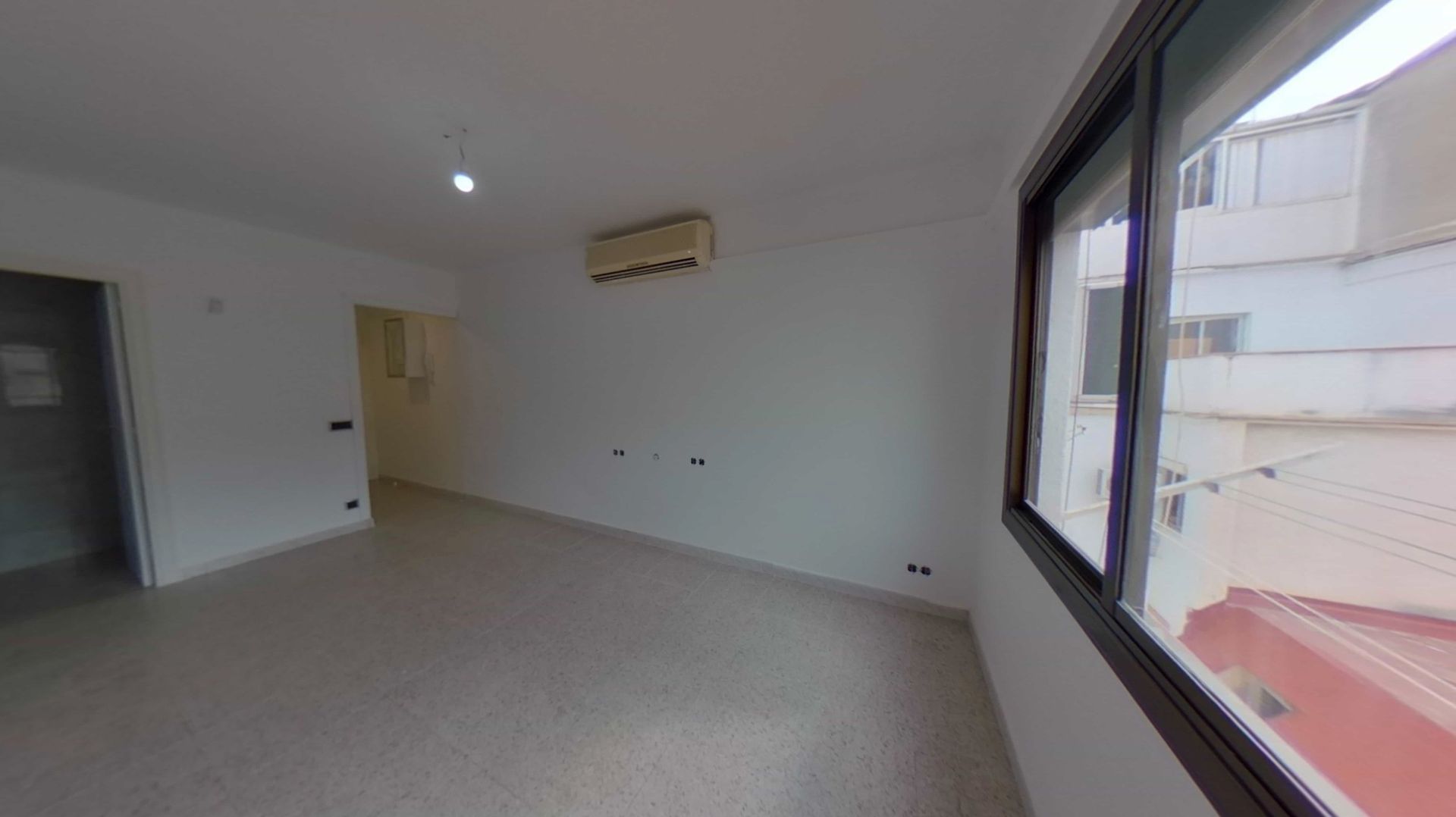 Flat for sale in L'Hospitalet de Llobregat  with Air Conditioner, Terrace and Oven