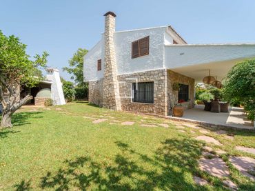 Villa avec piscine à vendre à Nueva Santa Barbara - Cruz de Gracia