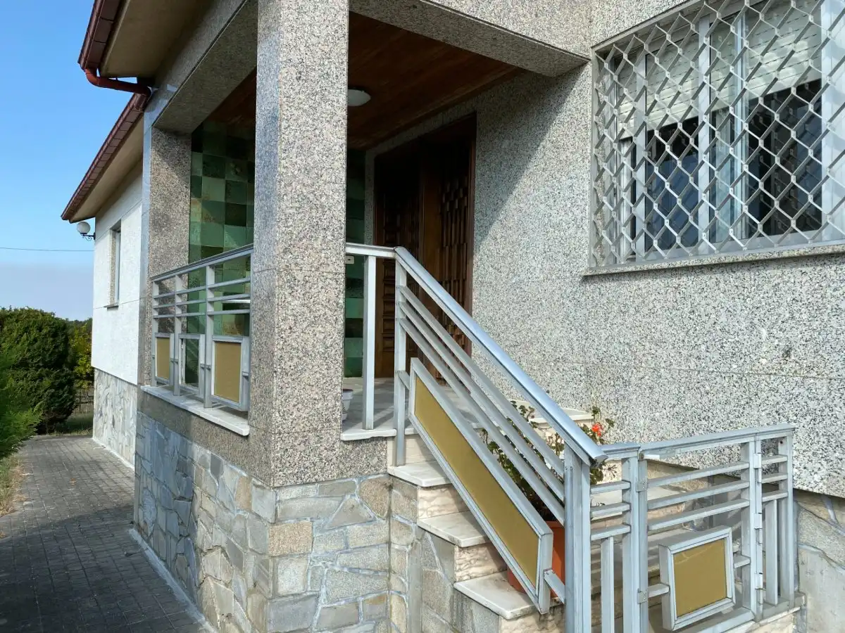 Casa con terraza en venta en Amoeiro, imagen 4