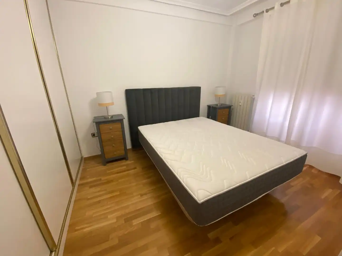 Dormitori de Pis de lloguer en Albacete amb Aire condicionat, Calefacció i Parquet