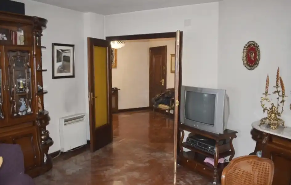 Wohnung zum Verkauf in Valladolid mit Parkett, Terrasse und Abstellraum