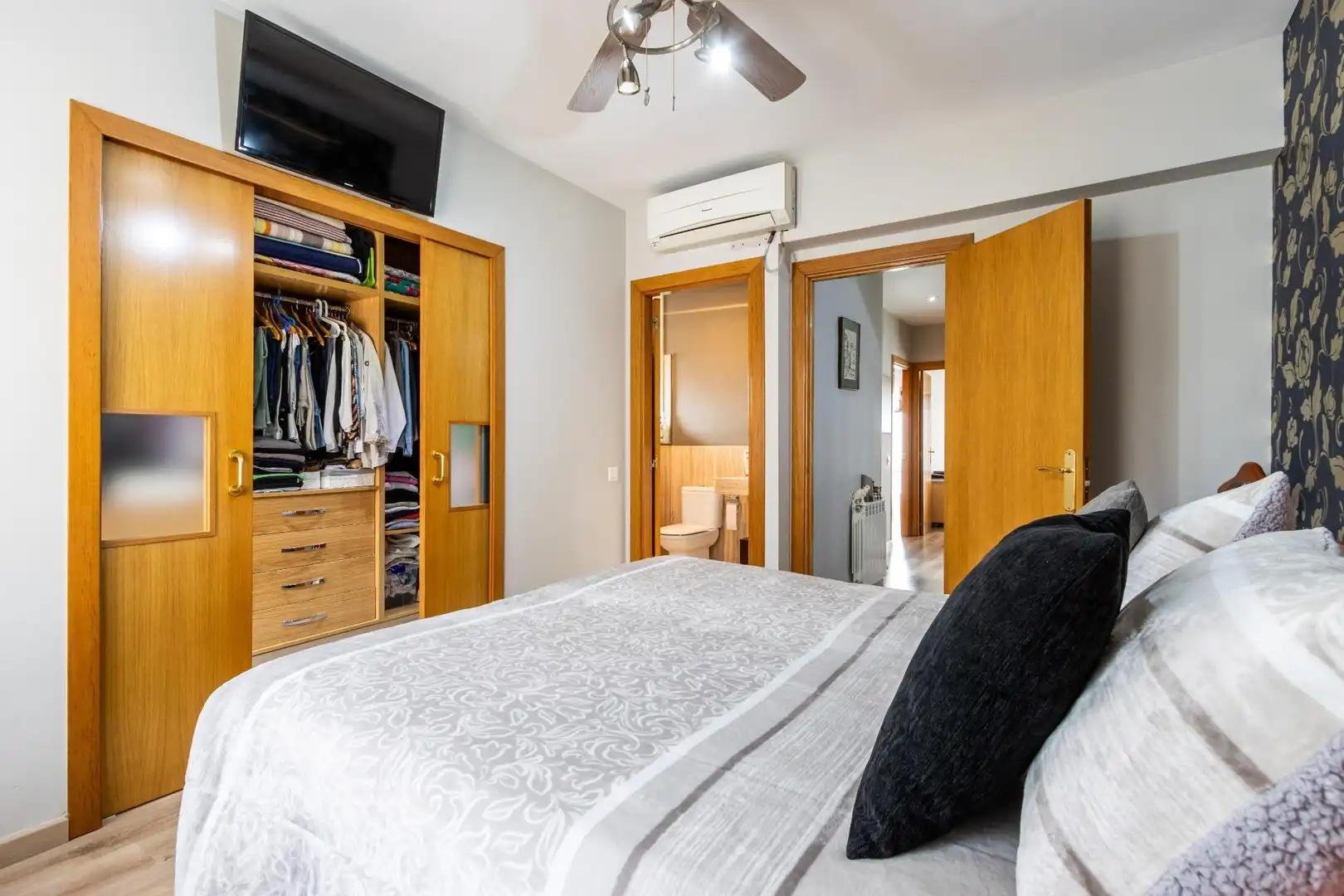Habitación de Casa o chalet en venta en Castellar del Vallès con Aire acondicionado, Calefacción y Jardín privado