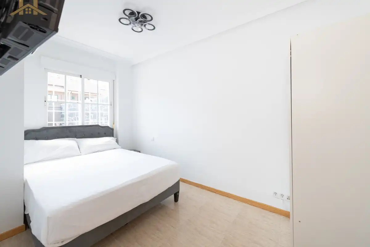 Habitación de Casa adosada en venta en Loeches con Aire acondicionado, Calefacción y Jardín privado