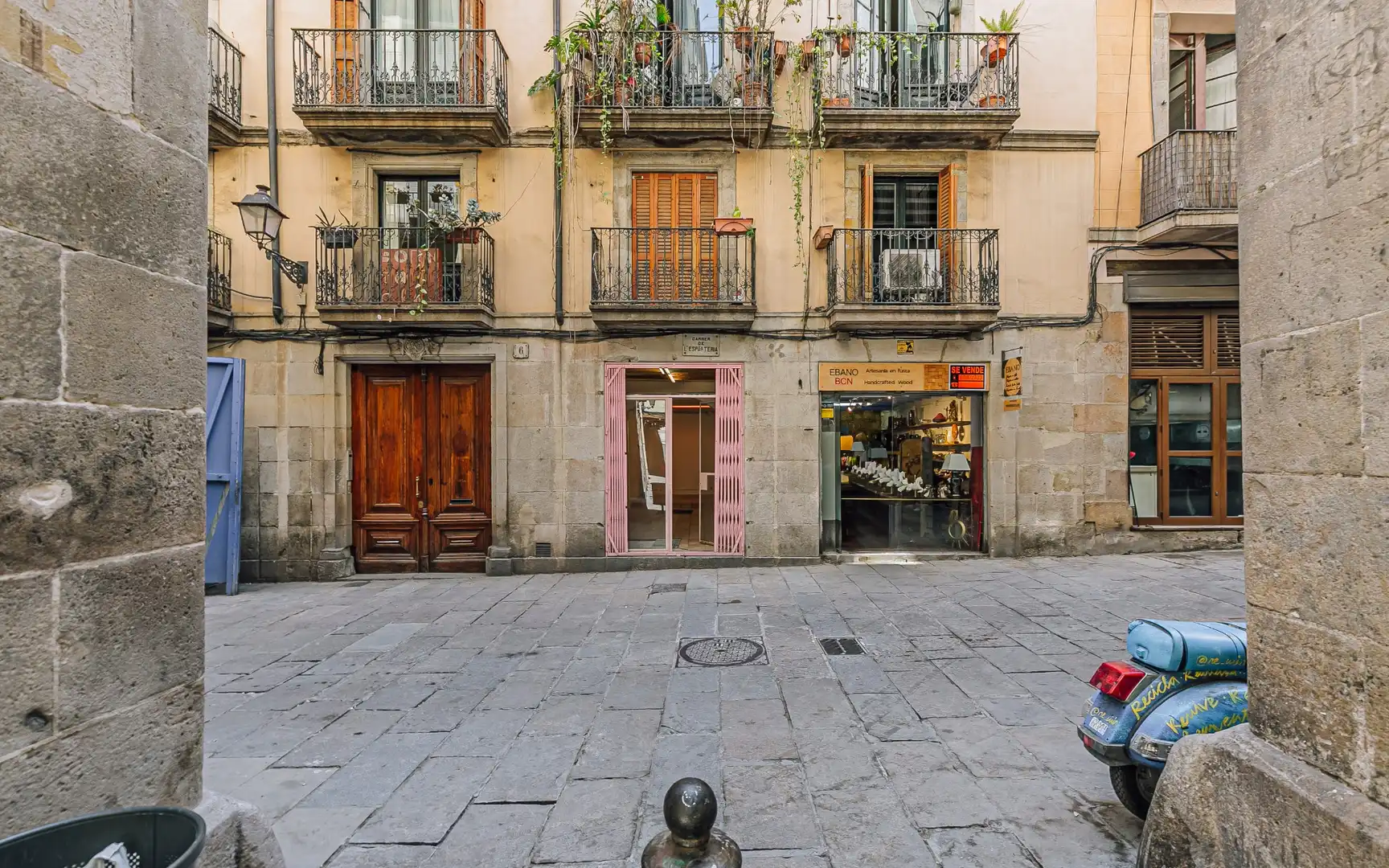 Exterior view of Commercial properties for sale in Barcelona